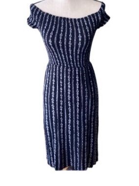 Womens off shoulder dress, Size M